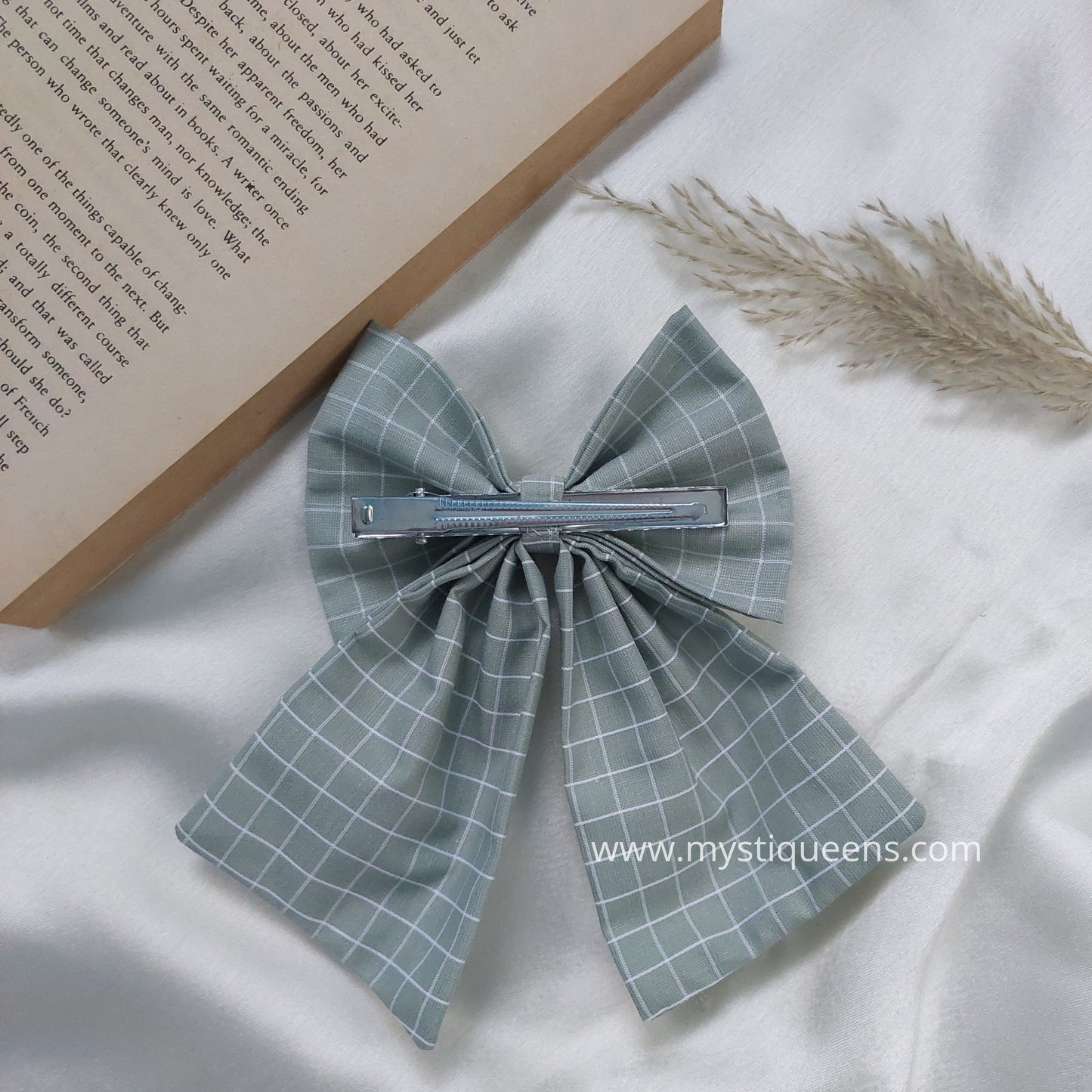 Preppy Bow